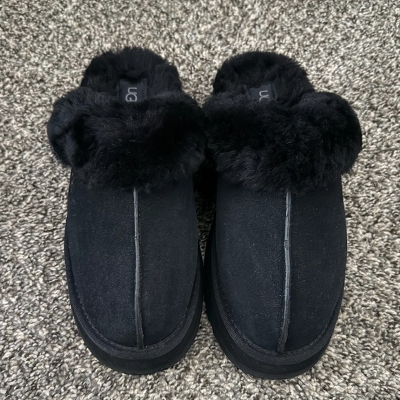 UGG® Women's Disquette Slippers - Picture 1 of 8